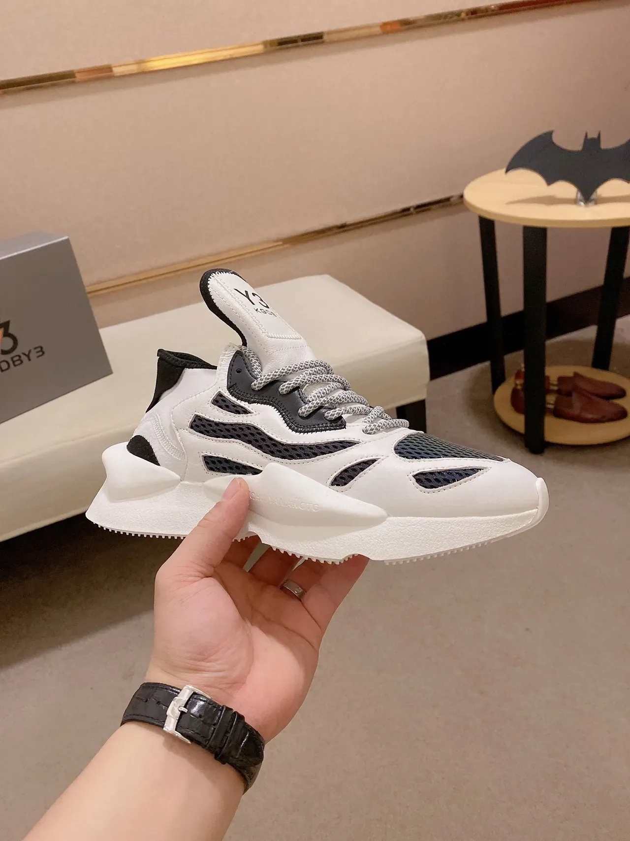 Y-3 Kobo Blanc et Noir Sneakers Chunky à Midsole Sculptée et Overlay Mesh et Cuir 6