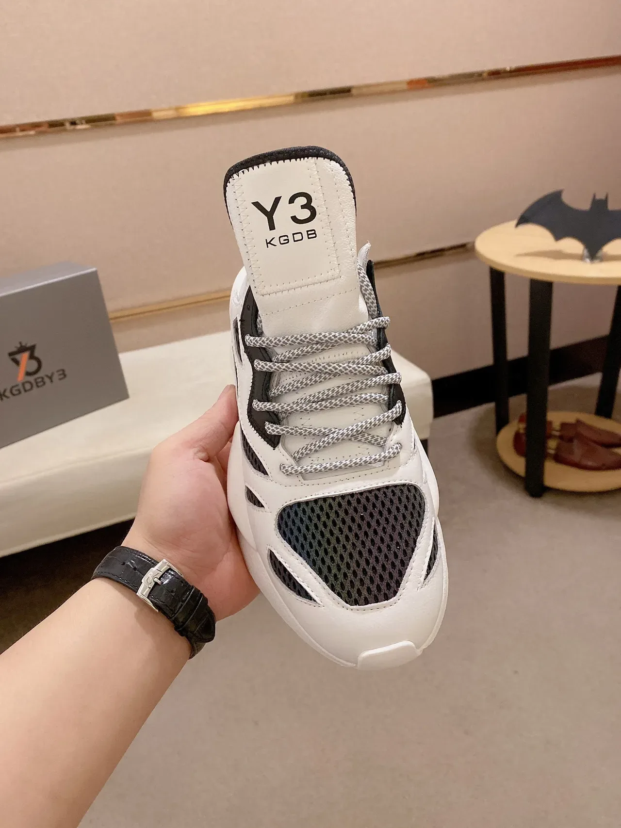 Y-3 Kobo Blanc et Noir Sneakers Chunky à Midsole Sculptée et Overlay Mesh et Cuir 8