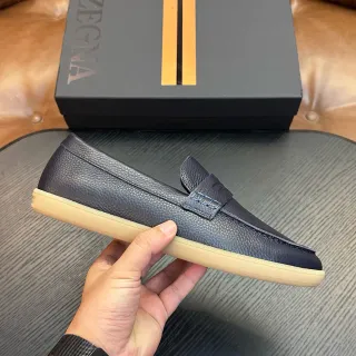 Zegna নেভি বিজ পেবল্ড লেদার পেনি স্ট্র্যাপ লোফার