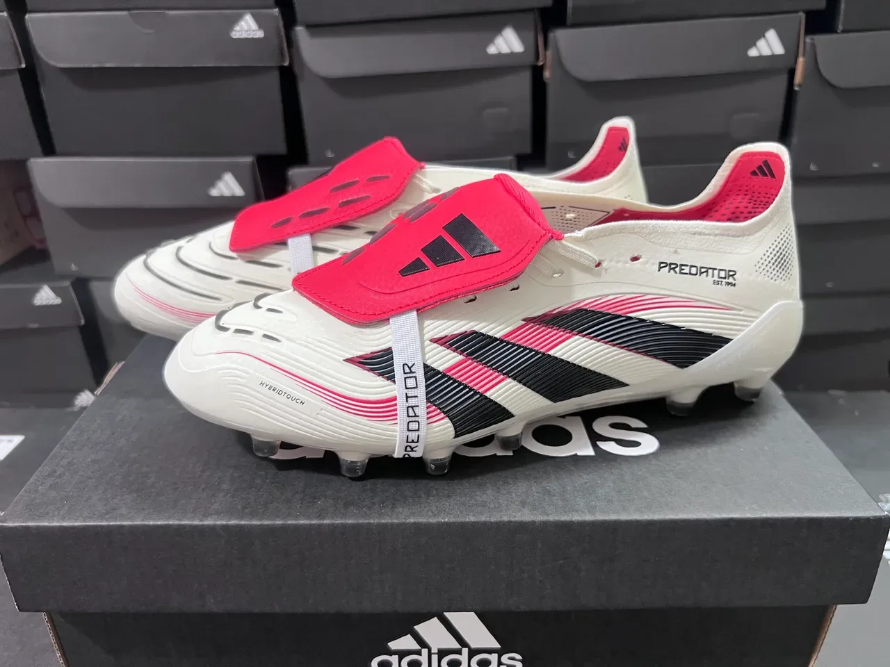 Adidas Beige Noir Bas Molded FG Cleat Textured Forefoot Firm-Ground Chaussures de Football 18