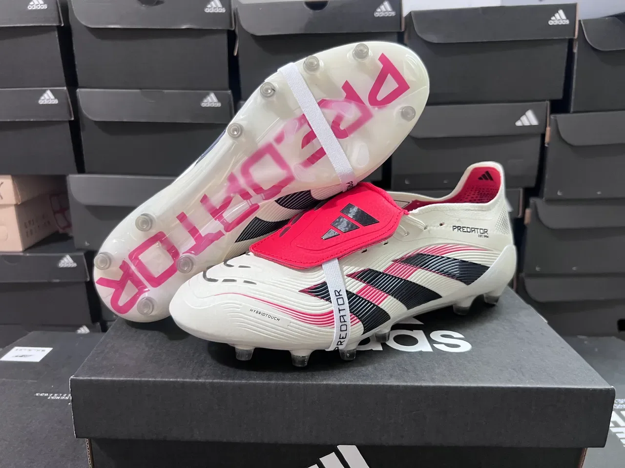 Adidas Beige Noir Bas Molded FG Cleat Textured Forefoot Firm-Ground Chaussures de Football 20
