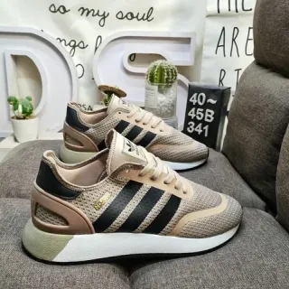 Adidas बेज ब्लैक जाली ऊपरी तीन पट्टियों साइड पैनल लाइफस्टाइल स्नीकर