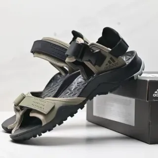 Adidas Sandales Décontractées en Synthétique Perforées Multi-Brides Beige Noir