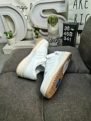 Adidas Beige Brown Low-Top Lace-Up Three-Stripe Side Panel Lifestyle Sneakers 16