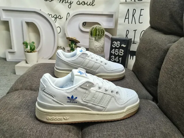 Adidas Beige Brown Low-Top Lace-Up Three-Stripe Side Panel Lifestyle Sneakers 21