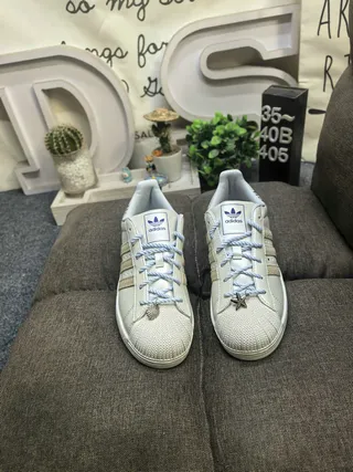 Adidas Beige Gold Low-Top Leather Upper Lifestyle Sneakers 10