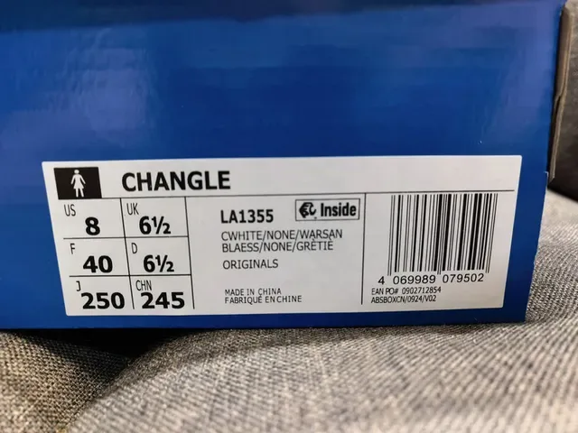 Adidas Beige Navy Leather Upper Perforated Toebox Lifestyle Sneakers 2