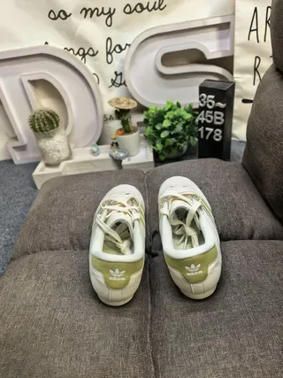 Adidas Beige Yellow Leather Upper Quilted Toe Cap Lifestyle Sneakers 8
