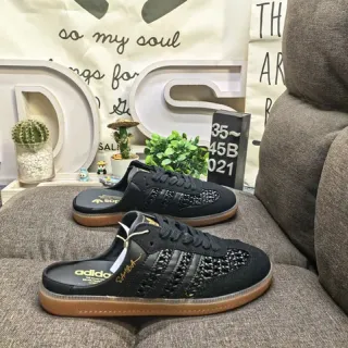 Adidas काला भूरा बुना हुआ ऊपरी गम सोल लोफर