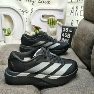 Adidas Black Silver Knit Mesh Upper Sculpted Monolithic Midsole Lifestyle Sneakers