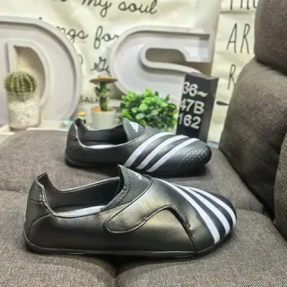 Adidas 黑白一脚蹬皮革鞋面乐福鞋