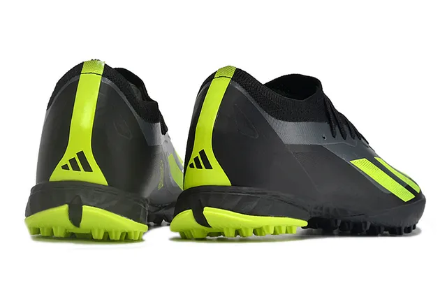 Adidas Chaussures de football noir et jaune à upper en maille de bas profil, système de lacets asymétrique pour gazon 5