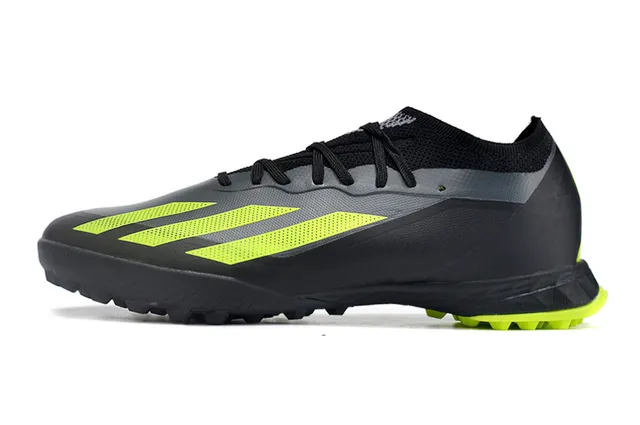 Adidas Chaussures de football noir et jaune à upper en maille de bas profil, système de lacets asymétrique pour gazon 7