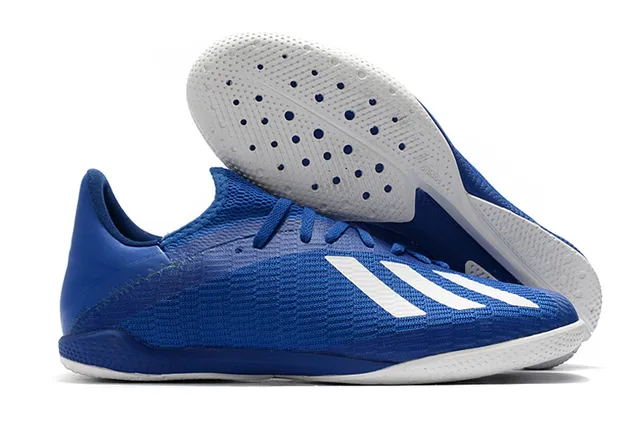 Adidas chaussures de soccer intérieur en knit bleu noir avec trois bandes 13