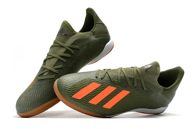Adidas chaussures de soccer intérieur en knit bleu noir avec trois bandes 16
