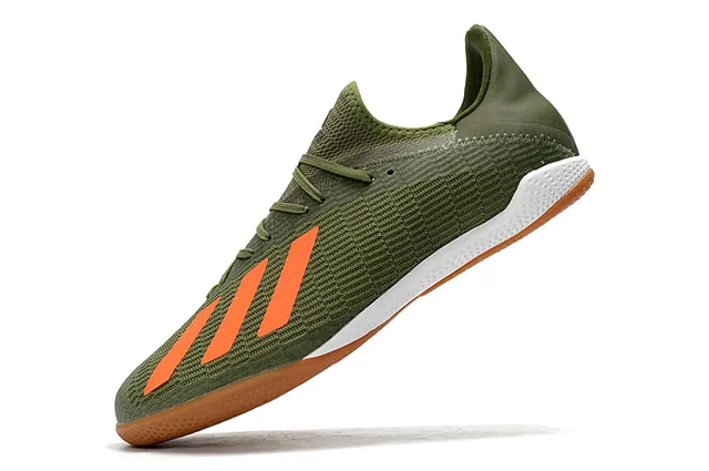 Adidas chaussures de soccer intérieur en knit bleu noir avec trois bandes 18