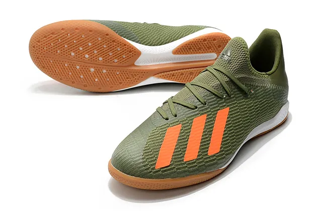 Adidas chaussures de soccer intérieur en knit bleu noir avec trois bandes 20