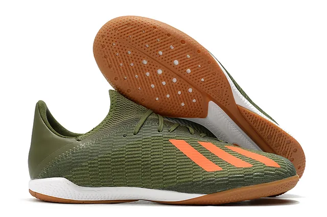 Adidas chaussures de soccer intérieur en knit bleu noir avec trois bandes 23
