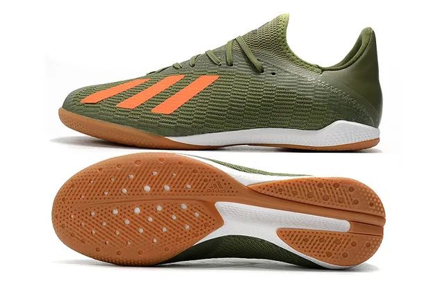 Adidas chaussures de soccer intérieur en knit bleu noir avec trois bandes 24