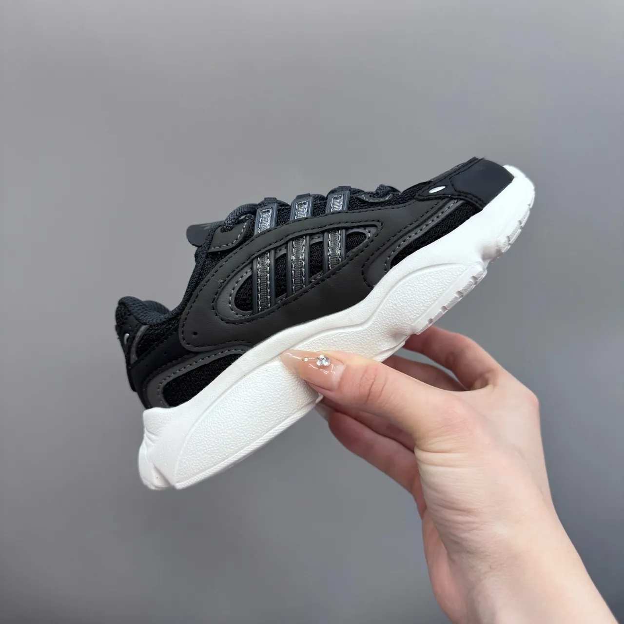 Adidas Chaussures De Sport Bleues Grises Semelle Ondulée Matière Maille Et Superposition De Synthétique Haut sneakers à semelle épaisse 17