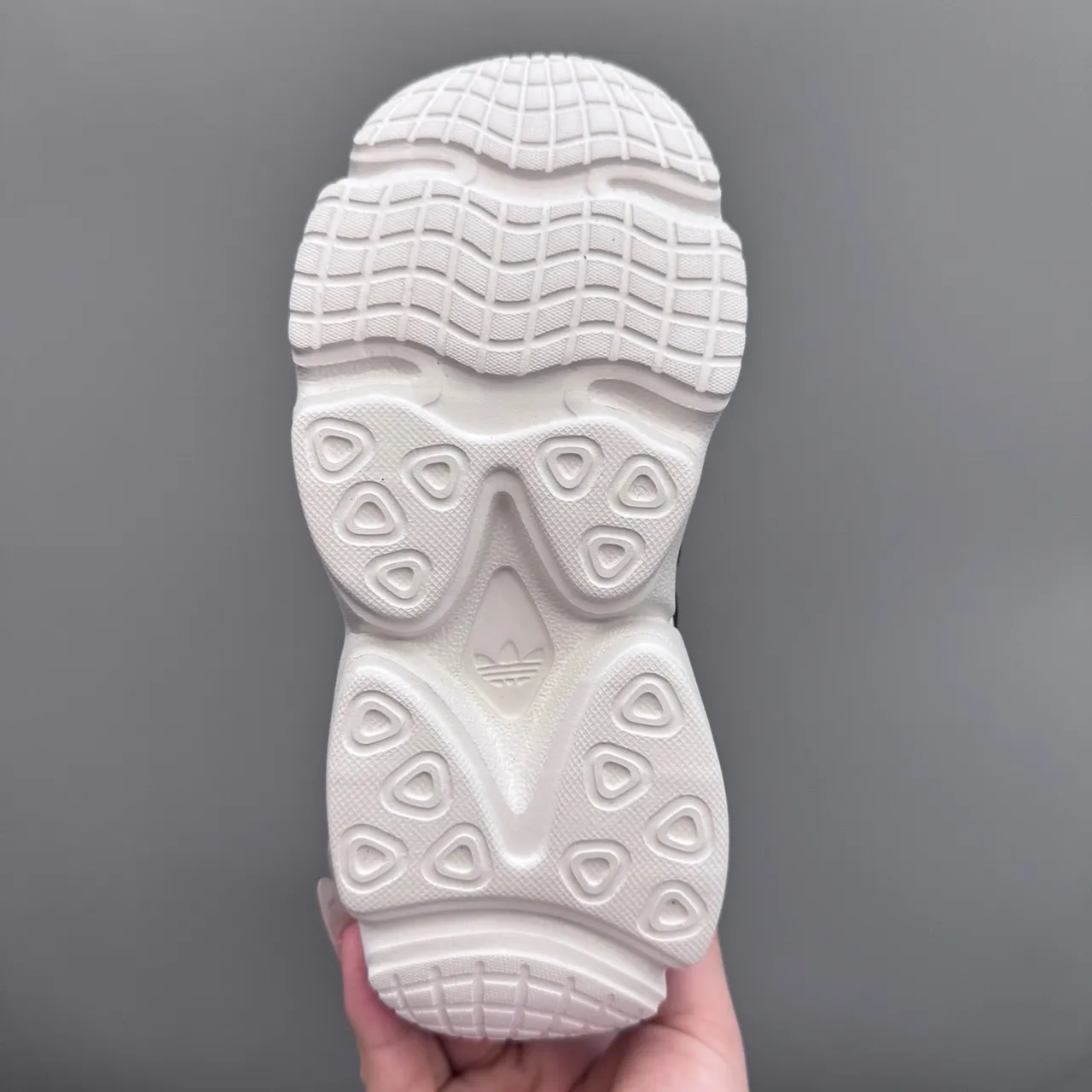 Adidas Chaussures De Sport Bleues Grises Semelle Ondulée Matière Maille Et Superposition De Synthétique Haut sneakers à semelle épaisse 21