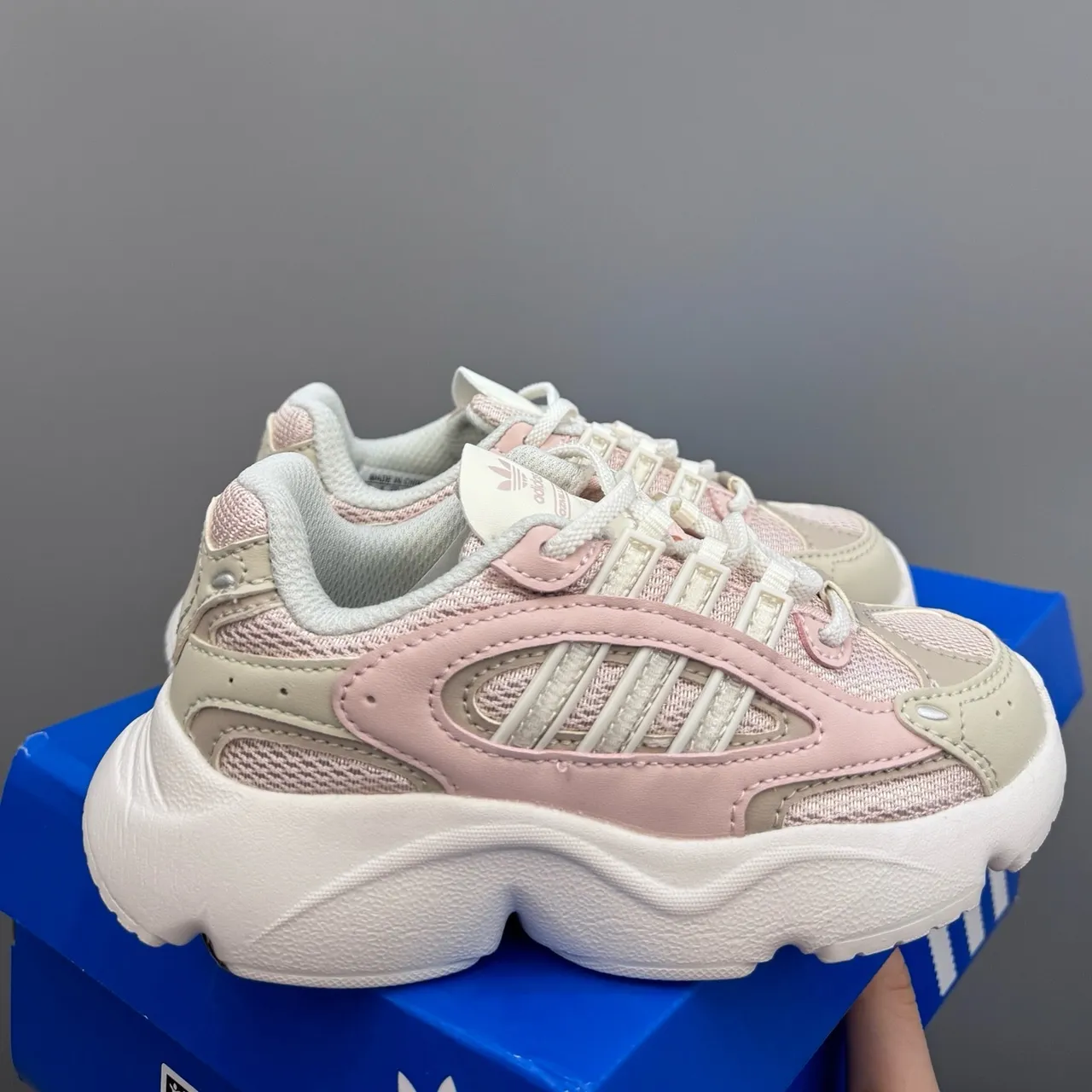 Adidas Chaussures De Sport Bleues Grises Semelle Ondulée Matière Maille Et Superposition De Synthétique Haut sneakers à semelle épaisse 22
