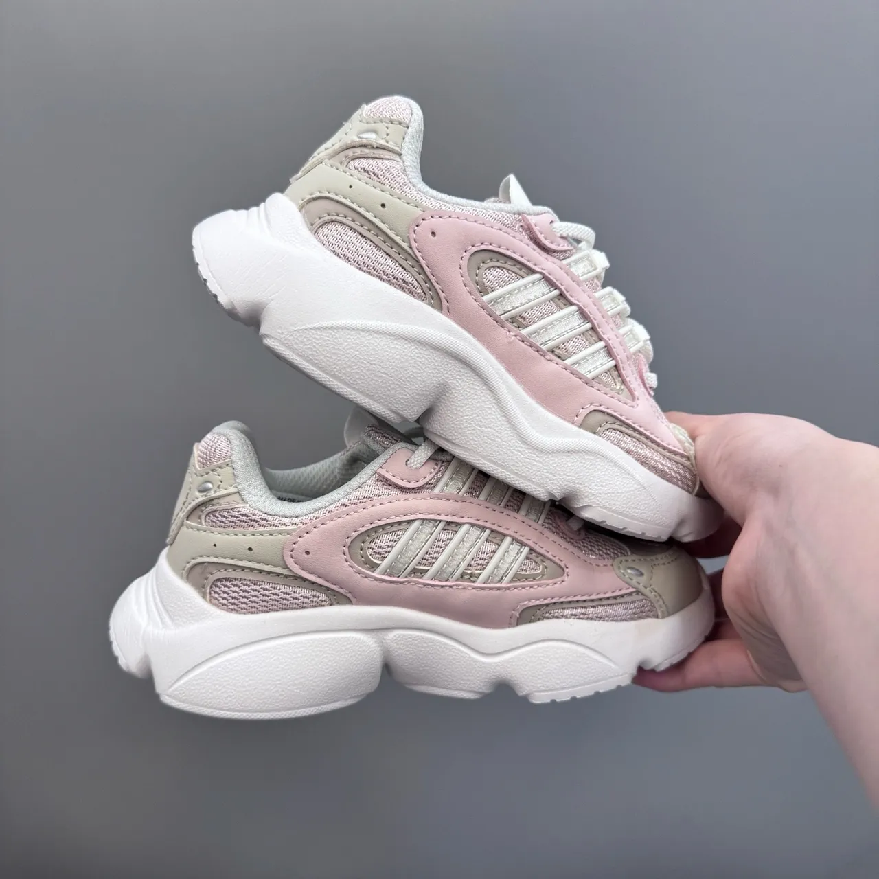 Adidas Chaussures De Sport Bleues Grises Semelle Ondulée Matière Maille Et Superposition De Synthétique Haut sneakers à semelle épaisse 24