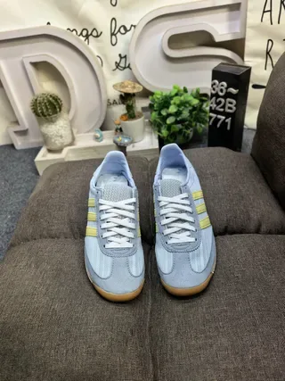 Adidas Blue Yellow Retro Runner Suede-Mesh Upper Lifestyle Sneakers 10