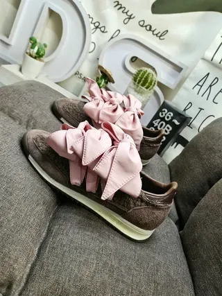 Adidas Brown Pink Laceless Textured Shearling Upper Lifestyle Sneakers 7