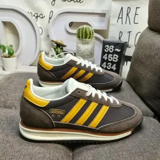 अडिडास भूरा और पीला Retro Runner चमड़ा और टेक्सटाइल ऊपरी लाइफस्टाइल स्नीकर