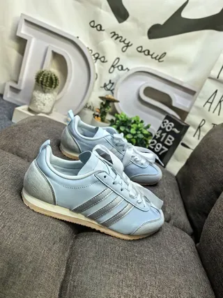 Adidas Campus White Silver Low-Top Three-Stripe Side Panel Lifestyle Sneakers 9