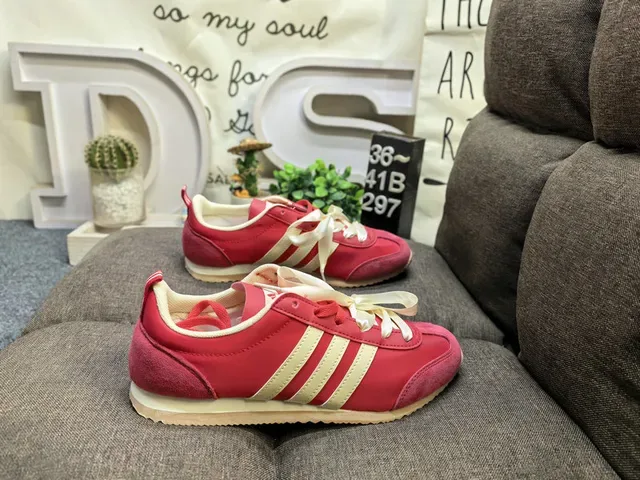 Adidas Campus White Silver Low-Top Three-Stripe Side Panel Lifestyle Sneakers 21