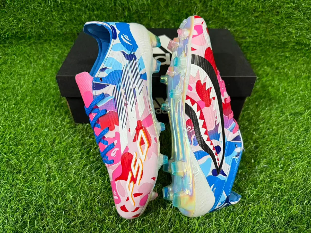 Adidas F50 Multicolor Camo Holográfico Zapatos de Fútbol para Tierra Firme 9