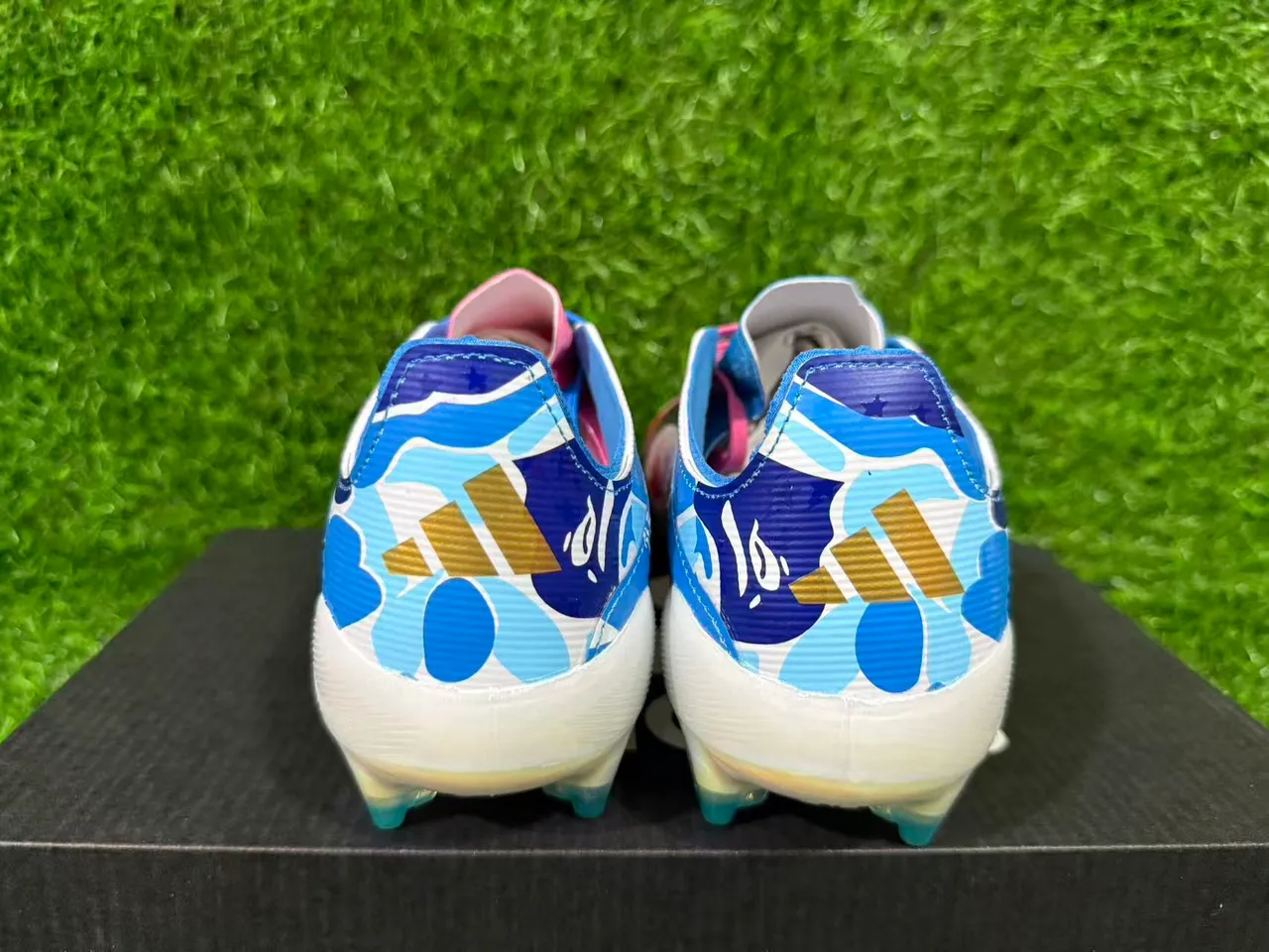 Adidas F50 Multicolor Camo Holográfico Zapatos de Fútbol para Tierra Firme 10