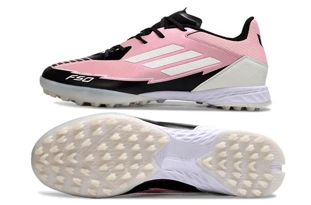 Adidas F50 Tênis de futebol rosa preto de cano baixo com parte superior sintética e três listras laterais para grama artificial 6
