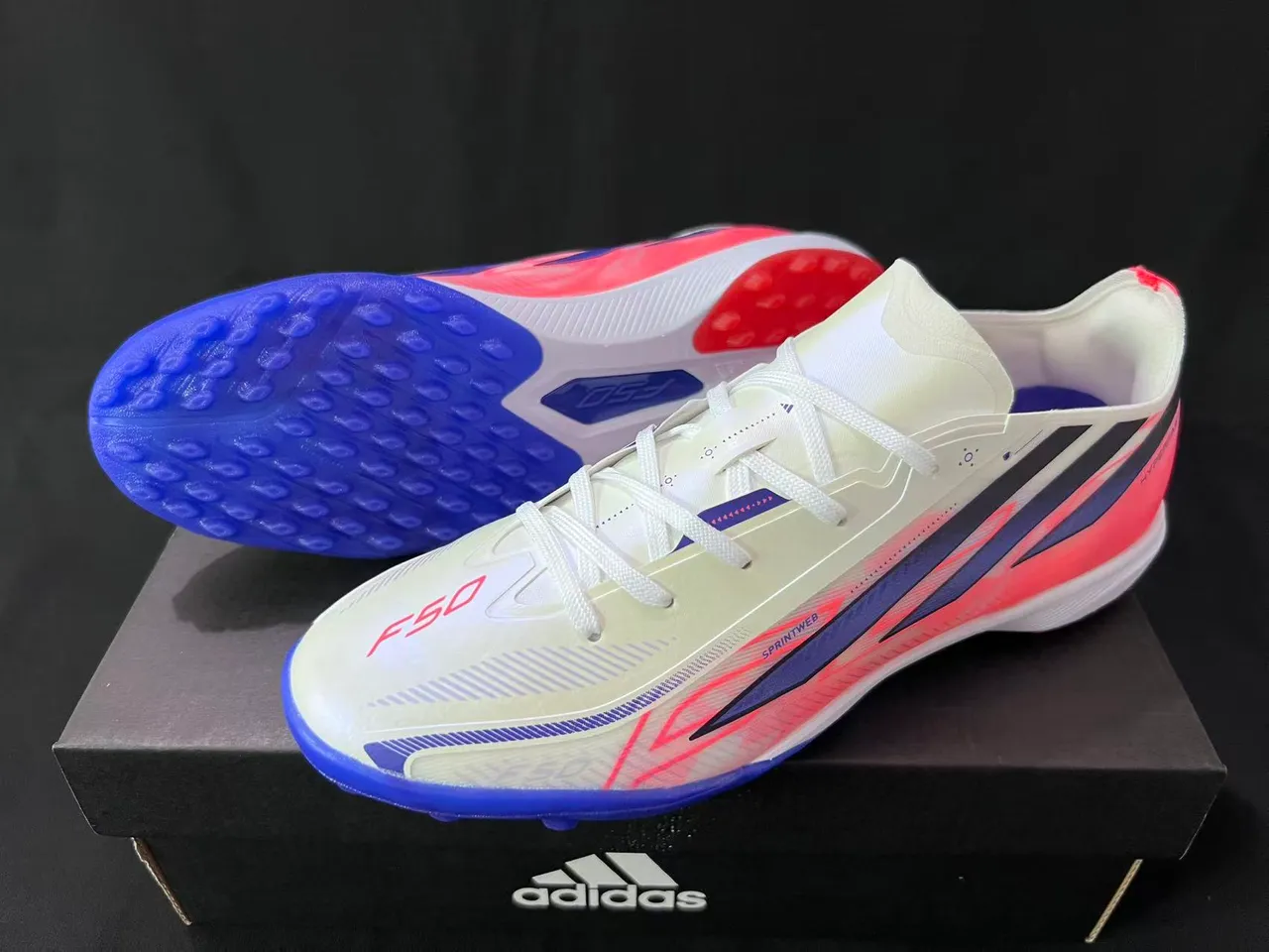 Adidas F50 Blanco Rosa Bajo Corte Púas Cónicas Moldadas Césped Zapatos de Fútbol 9