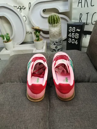 Adidas Gazelle 粉绿红生胶底休闲运动鞋 8