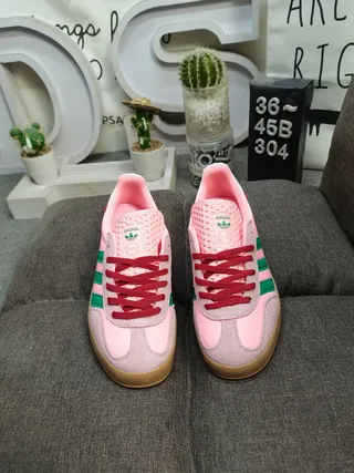 Adidas Gazelle 粉绿红生胶底休闲运动鞋 10