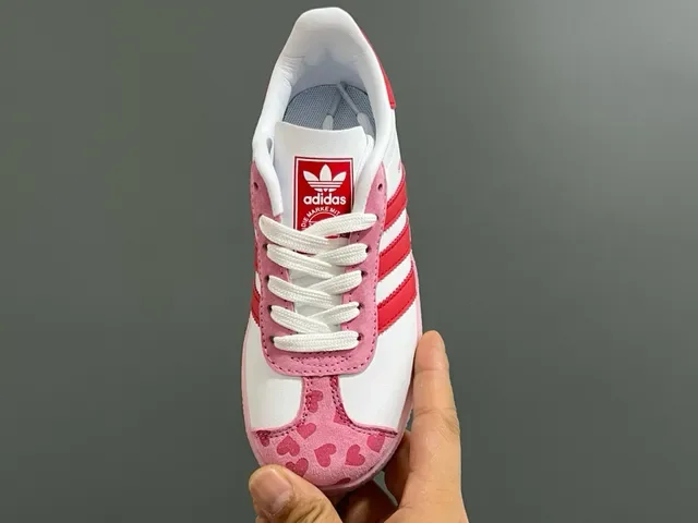 Adidas Gazelle Pink Heart Print Lifestyle Sneakers 16
