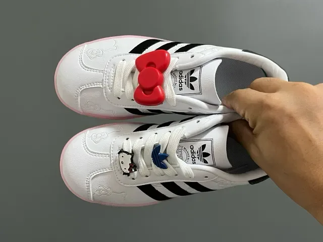 Adidas Gazelle Pink Heart Print Lifestyle Sneakers 24