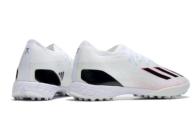 Adidas Chaussures de football avec upper en tricot vert noir, lacets asymétriques et gazon artificiel 5