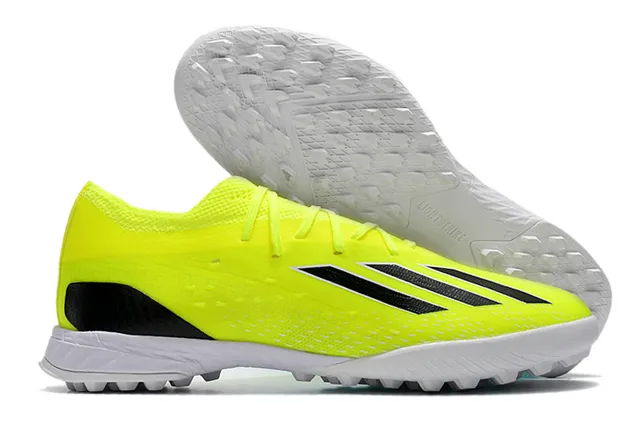 Adidas Chaussures de football avec upper en tricot vert noir, lacets asymétriques et gazon artificiel 13