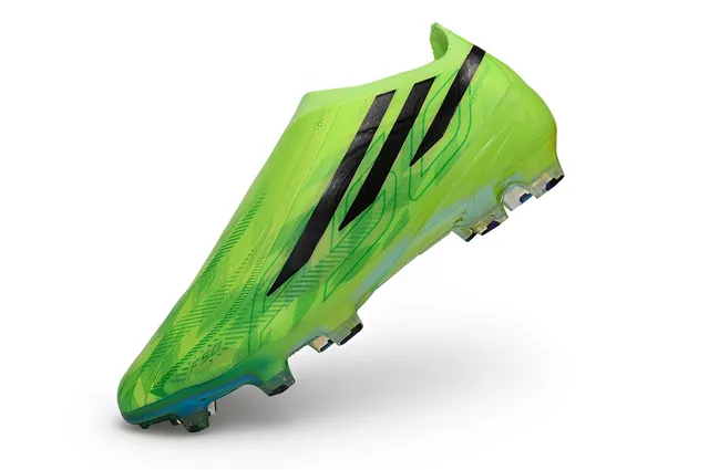 Adidas 绿黑低帮袜套式 鞋面 虹彩半透明鞋底 人工草地足球鞋 3