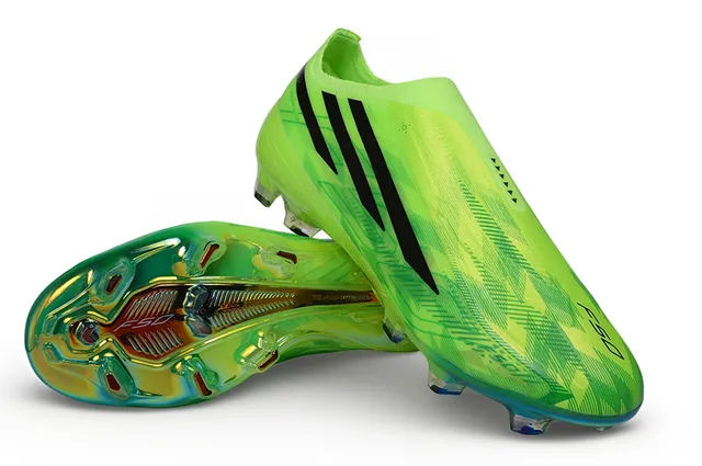 Adidas 绿黑低帮袜套式 鞋面 虹彩半透明鞋底 人工草地足球鞋 4
