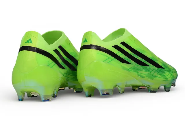 Adidas 绿黑低帮袜套式 鞋面 虹彩半透明鞋底 人工草地足球鞋 5