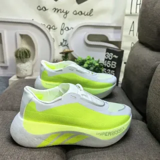 Adidas Hyperboost नियोन लाइम ग्रीन लाइफस्टाइल स्नीकर