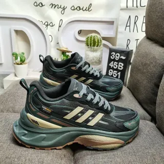 Adidas MTS PRO गहरा हरा और बेज मोटी सोल वाली स्नीकर्स