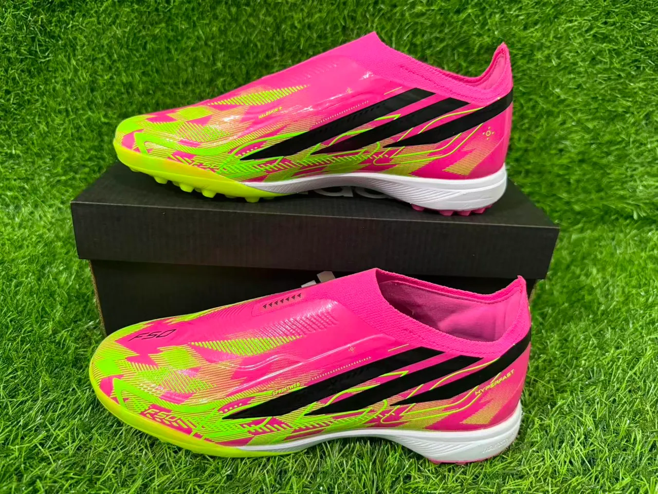 Adidas وردي أخضر ربطة عنق من النوع الجورب تغطية الإطار الصناعي عشب أحذية كرة القدم 8