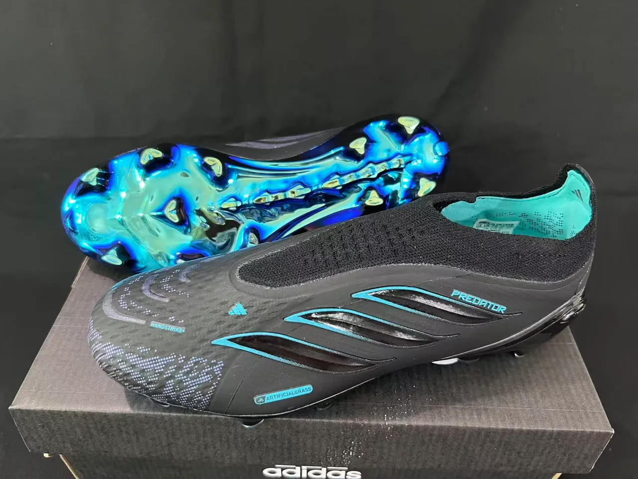 Adidas Predator কৃত্রিম ঘাসের ফুটবল জুতো 9