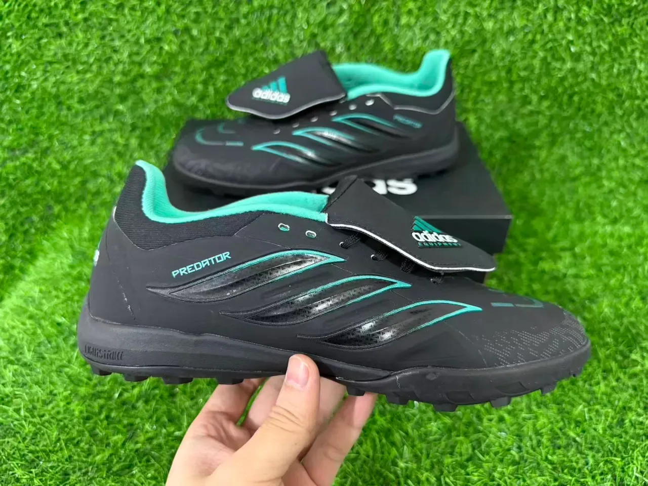 Adidas Predator Preto Verde Low-Cut Sintético Superior Studs Moldados Turf Sapatos de Futebol 2